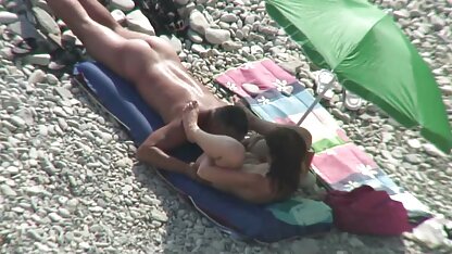 Shock! zoon neukt zusje Rubber leden plakken aan de buis gaan diep in de kont en bijna vast in daar