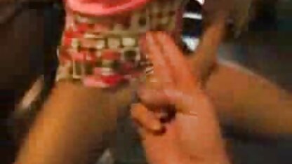 Populaire studenten in korte rok zonder slipje leren een professor in sauna neuken Brutale filosofie