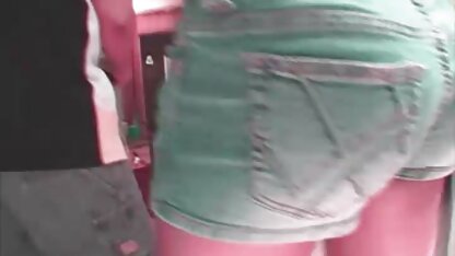 Sexy volwassen brunette gepassioneerd выебана jongen neukt meisje jonge minnaar