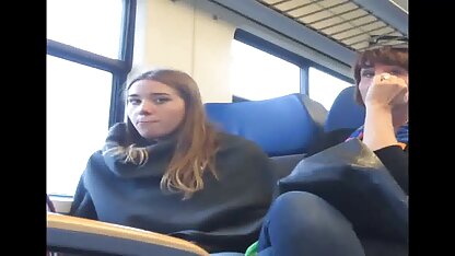 Roze gat op rood shirt staat jongens neuken elkaar lid toe om kleine kutjes te bezoeken