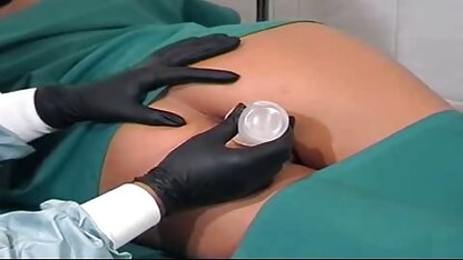 Kromme roodharige выебана laterale positie in haar kutje met neuken in de gevangenis harige schaamhaar
