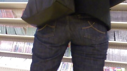 Ongeplande seks C mooie brunette hentai neuken aan het zwembad bij mirror