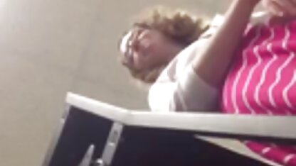 Dansers naakte aziatische dans op het podium drijfnat in olie en masturberen clit zonder slipjes te harde neukfilm verwijderen