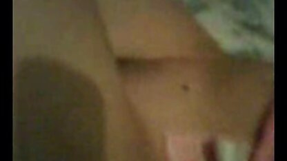 Slechte monsters shtaketin duwt de huid in de slappe vagina een meisje, steek het rode koord in haar zusje neukt broertje mond