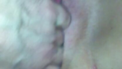 Een neuken met oudere dames jong blondje en twee keer sperma erin.