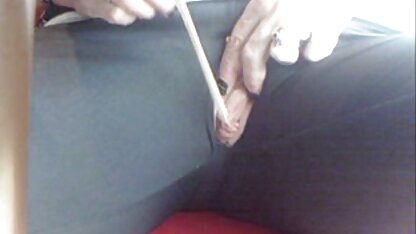 Twee lange kerels stimuleren penis voor een man op de ik neuk mijn kleine zusje massagetafel en ze liet sperma op de borst zakken