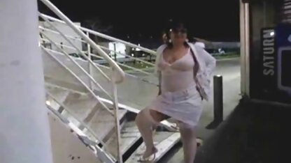 Зопастая blonde en neukend meisje dikke zwarte vrouw fucking man bij het zwembad